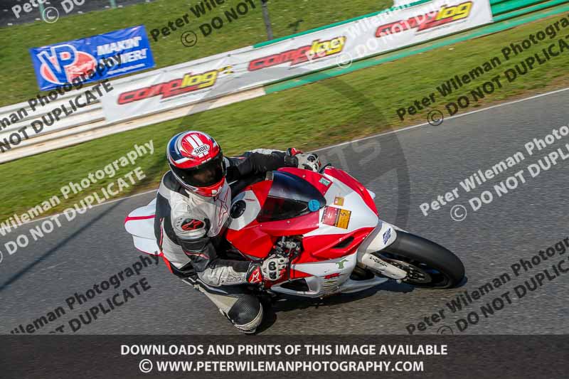 PJ Motorsport Photography 2018;enduro digital images;event digital images;eventdigitalimages;mallory park;mallory park photographs;mallory park trackday;mallory park trackday photographs;no limits trackdays;peter wileman photography;racing digital images;trackday digital images;trackday photos